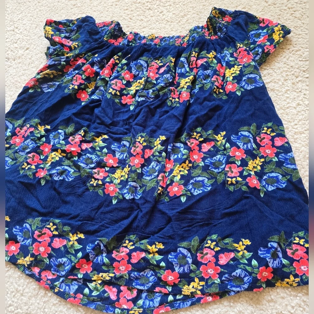 🌈O.N. 100% Rayon Smocked Neckline Floral Blouse - Picture 6 of 6